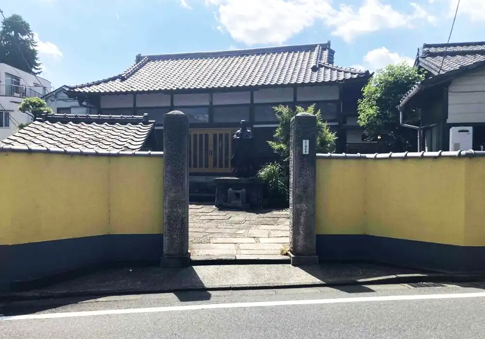 新宿 アルべリ 日宗寺入口