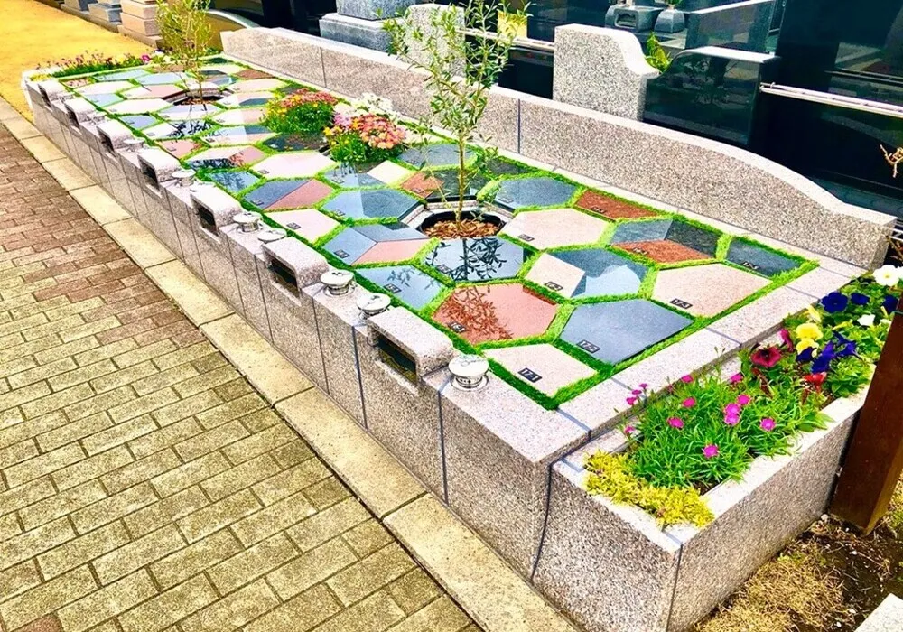 新横浜アルヴェアージュ 花壇と墓域