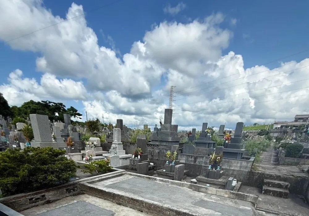 鹿児島市営 坂元墓地 夏空