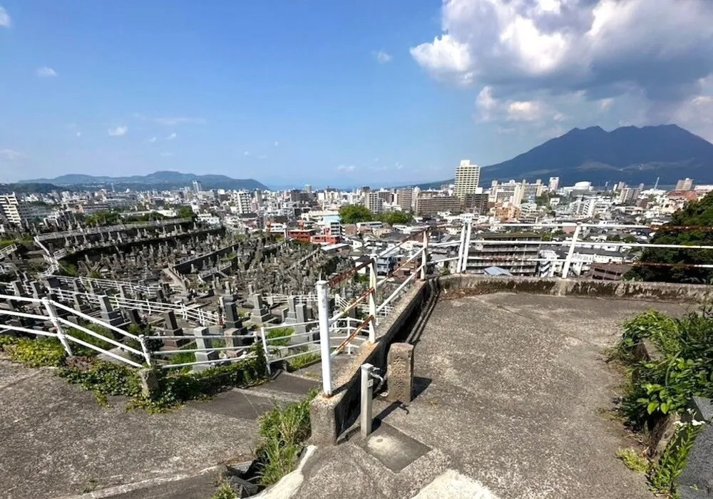 鹿児島市営 郡元墓地 最上部坂道