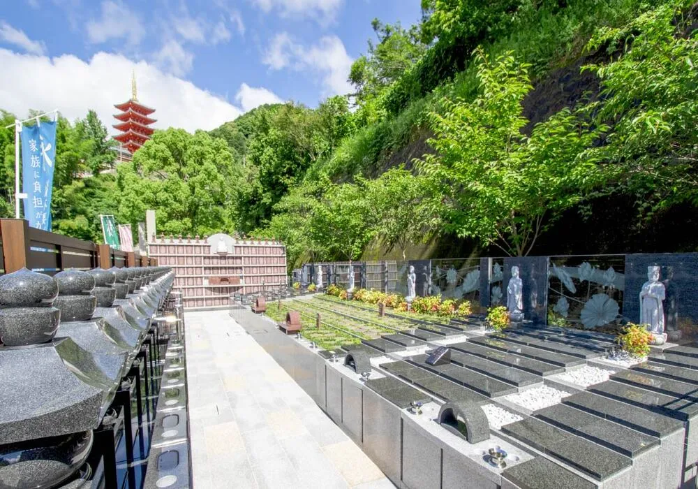 本福寺(佐賀県) 永代供養墓全景