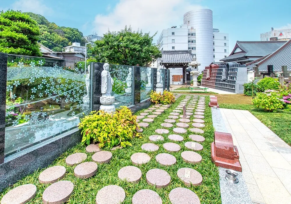 誓欣院(静岡県熱海市) 永代供養付樹木葬「自然想 やすらぎの風」